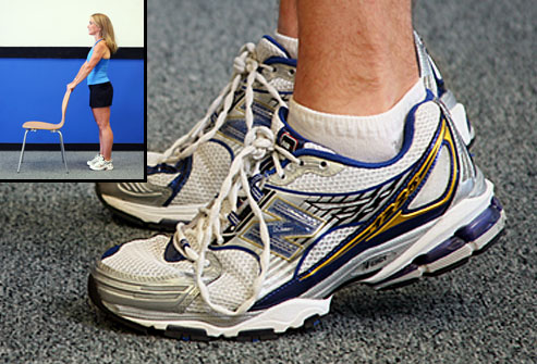 http://img.webmd.com/dtmcms/live/webmd/consumer_assets/site_images/articles/health_tools/knee_oa_exercises/webmd_photo_of_trainer_doing_heel_raise.jpg